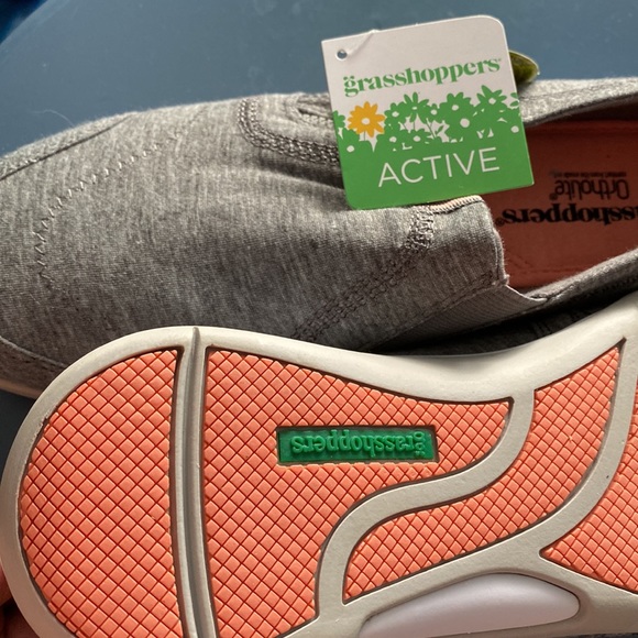NWT Women’s Grey Comfort Grasshoppers Ortholite Sneakers - Picture 3 of 7